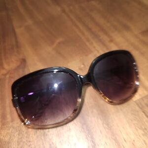 Tahari - sunglasses